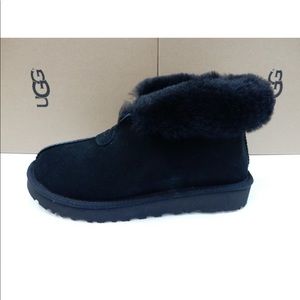 NIB Black Ugg Mate Revival Women’s Slipper Size 9